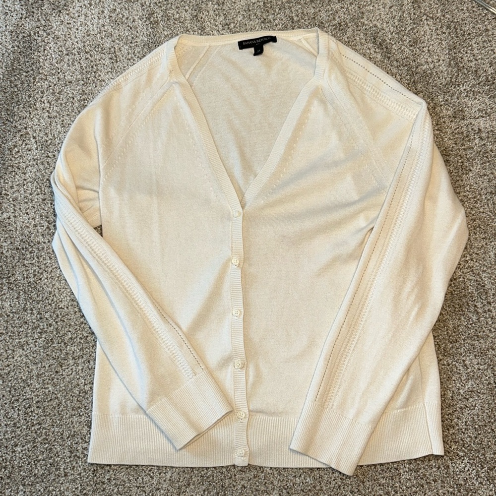 Womens Banana Republic Factory Cream Lightweight Cardigan M